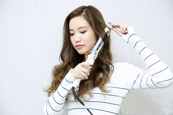 男生发质硬怎么变软,头发变细变软是什么原因