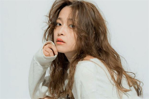 烟草棕色头发图片,烟灰色头发怎么染