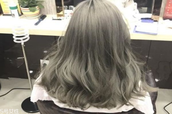 青木亚麻灰和青木灰一样吗,青木亚麻灰和闷青差别