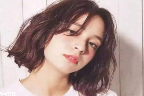 今年流行的锁骨发型,啥是锁骨发型