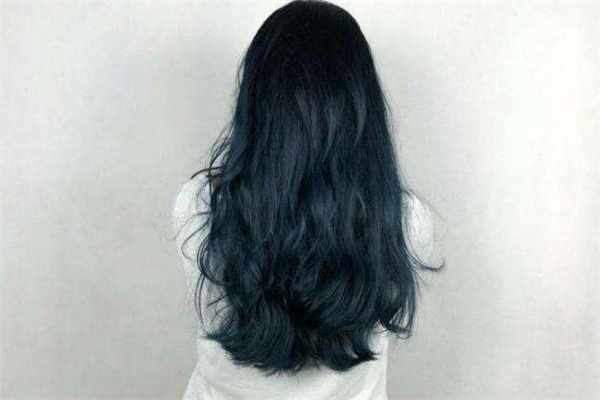蓝黑色头发不漂可以染吗,黑头发不漂能不能染蓝色