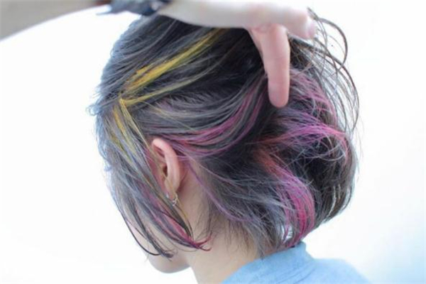 产后脱发可以染发吗,产后脱发可以染头发吗