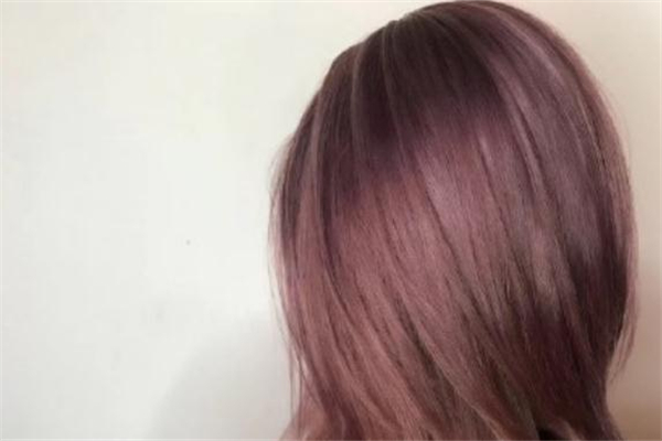 粉棕色头发掉色之后会是什么颜色,粉棕色头发掉色过程