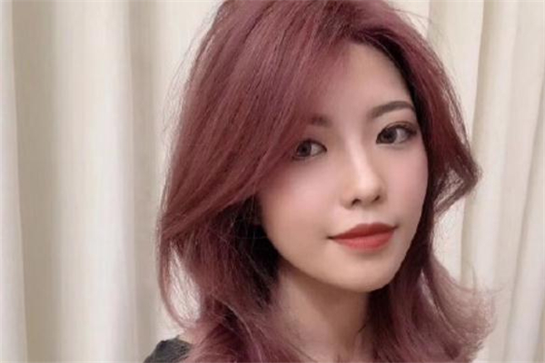 粉棕色发色适合黄皮肤吗,粉棕色头发适合黄皮肤吗