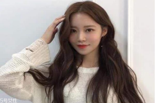 网红气垫烫发型图片,气垫烫发型女