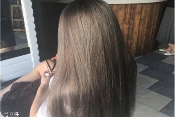 青木亚麻灰适合年龄,青木亚麻灰适合什么人