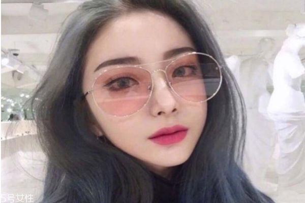 染过头发怎么变黑,染发后头发如何变黑