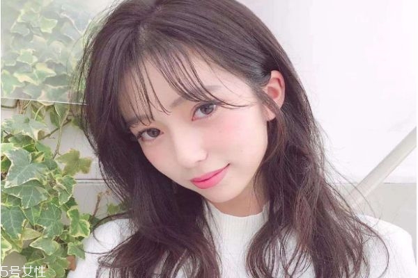 大脸女生适合的发型图,适合头大脸大的女生发型