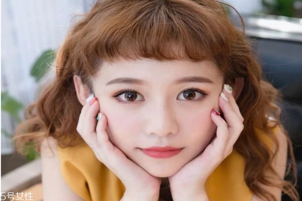 眉上刘海适合什么脸型?,眉上刘海适合什么脸型 清新百搭更修颜