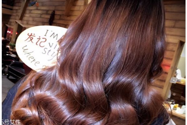 棕色适合什么年龄的人染?,栗棕色不适合什么人染