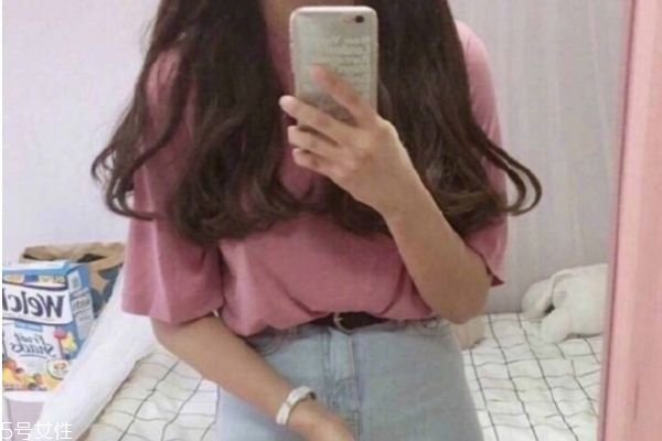 女生微卷长发图片,女生微卷长发图片背影