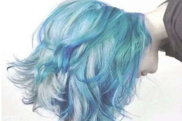 今年流行发色短发,今年短发流行什么颜色头发2020