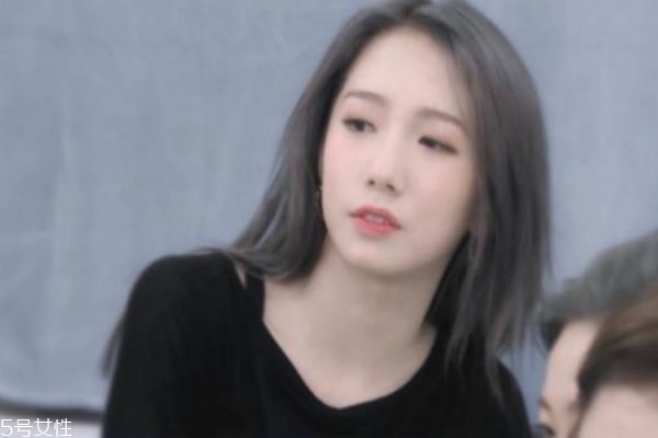 能盖白头发,又洋气的是什么颜色,能遮白发又洋气的发色