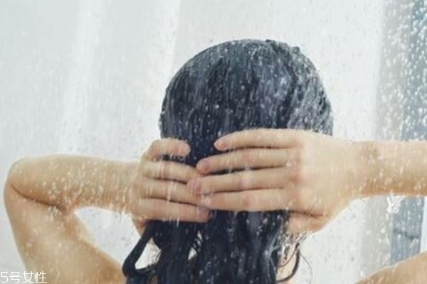 油性发质要用护发素吗,油性头发不要用护发素