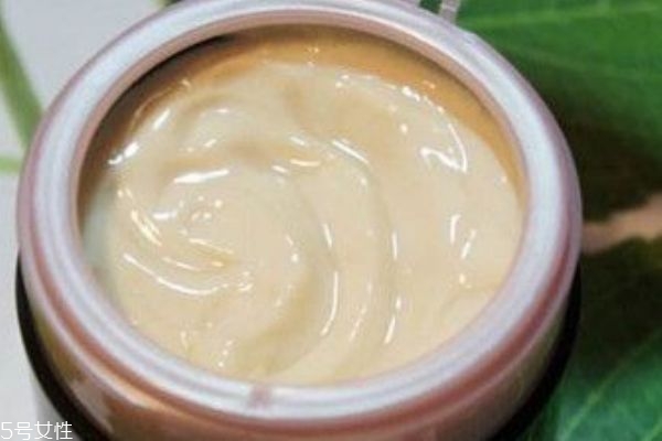 修复发膜可以当护发素用吗,发膜可以当护发素用吗?