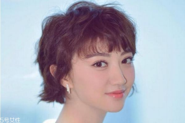 羊毛卷发型图片女,羊毛卷发型图片女短发