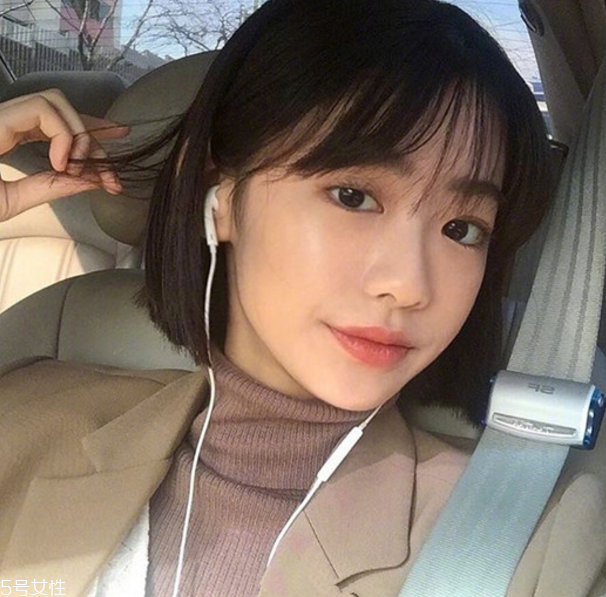 冬天短发好还是长发好,冬天留短发好还是长发好