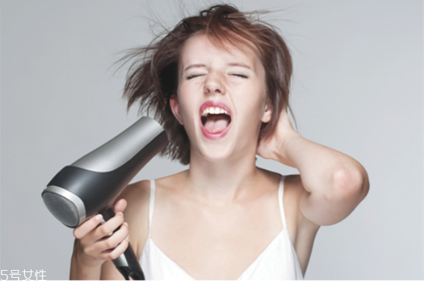 染发后护色方法,染头发之后怎样护色 染发后护色方法,染头发之后怎样护色