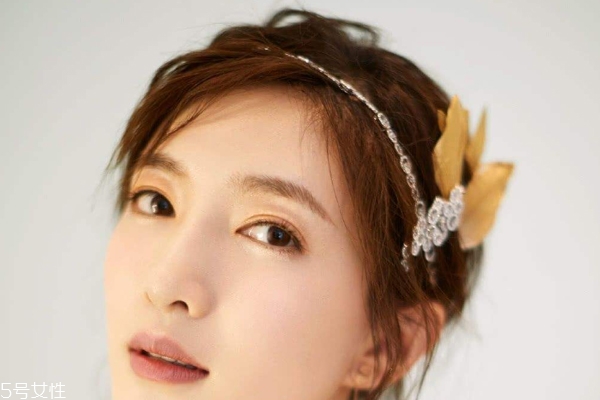 什么发色适合头发少的,发量少适合什么发色