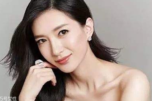 如何知道适合自己的发型,女生发量多适合什么发型 如何知道适合自己的发型,女生发量多适合什么发型