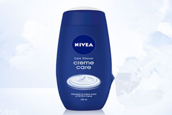 为什么头发爱出油呢,为啥头发爱出油