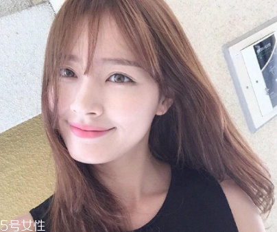 大饼脸要不要留刘海,大饼脸剪什么刘海好看