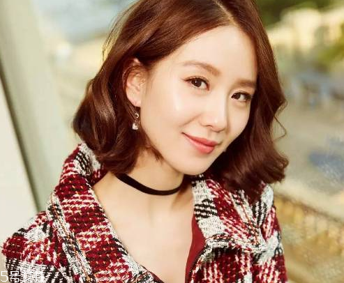 女士头发少适合什么发型,头发量少适合什么发型