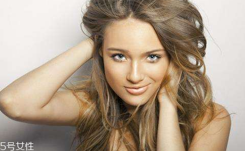 头发油腻什么病,头发好油腻是不是有什么病 头发油腻什么病,头发好油腻是不是有什么病