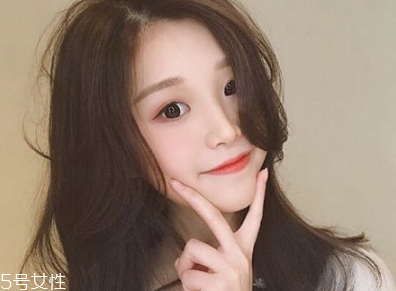 八字刘海发型图,八字刘海发型女图片2020年新款