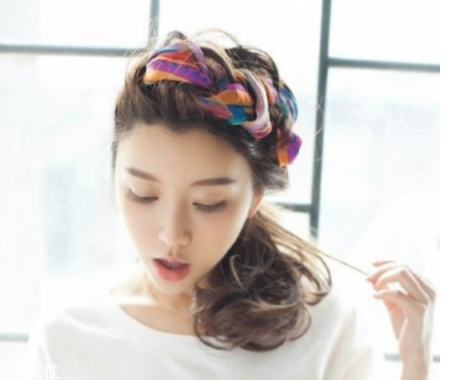 丝巾扎头发的方法100种,丝巾扎头发的方法