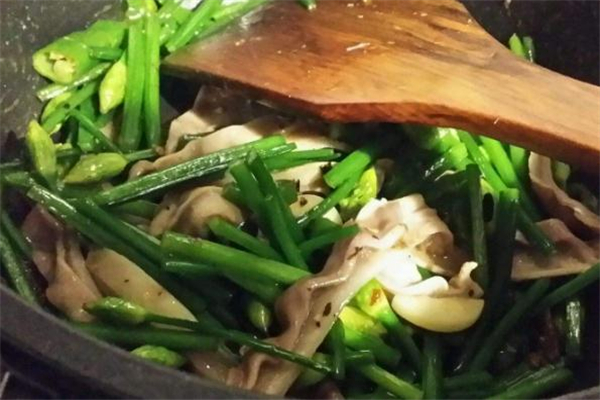 韭菜花怎么做好吃(韭菜怎么做最好吃)