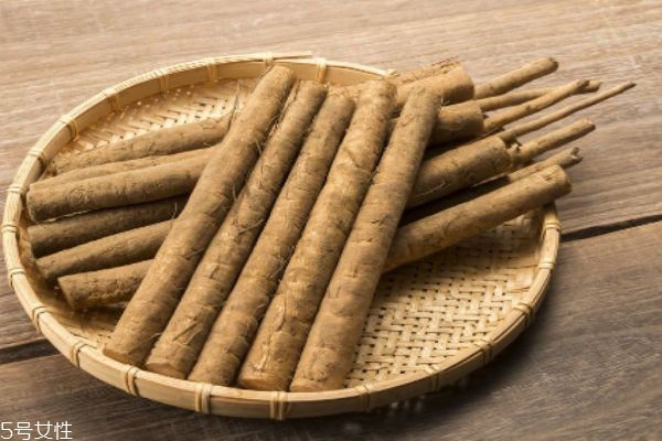 应该怎么挑选牛蒡呢(新鲜的牛蒡怎么选择)