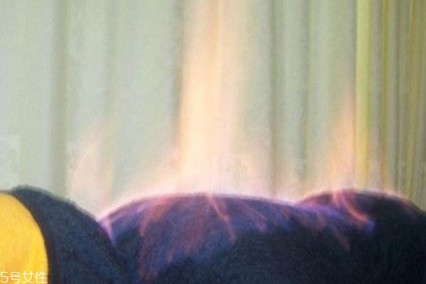 定妆喷雾可以用多久(100ml定妆喷雾可以用多久)