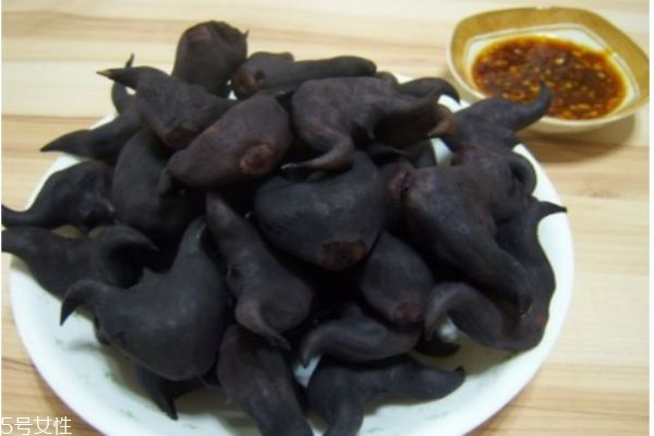 吃菱角有什么好处呢(吃菱角有什么好处呢水生植物菱角)