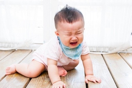 不宜使用学步车（螃蟹车）(学步车的害处)