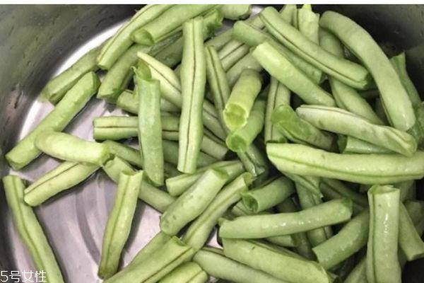 怎样预防婴儿睡觉落枕(怎样防止睡觉落枕)