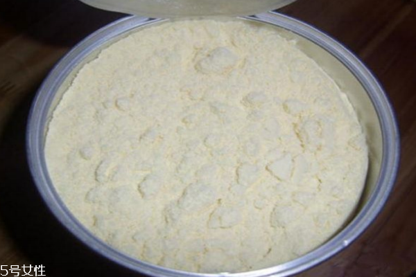 奶粉结块怎么处理(奶粉结块怎么处理)