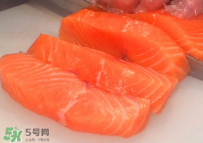 新鲜三文鱼可以放多久,三文鱼能放多久 新鲜三文鱼可以放多久,三文鱼能放多久