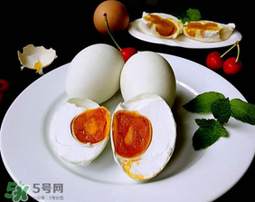 咸蛋吃的时候要不要热一下