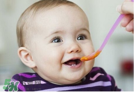 婴儿几个月可以吃盐和油,婴儿几个月可以吃盐味的东西 婴儿几个月可以吃盐和油,婴儿几个月可以吃盐味的东西