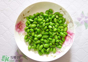 青豆的营养价值及功效,青豆的营养价值及功效禁忌 青豆的营养价值及功效,青豆的营养价值及功效禁忌