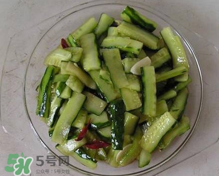 最简单的凉拌黄瓜丝,酸辣黄瓜条的做法腌制 最简单的凉拌黄瓜丝,酸辣黄瓜条的做法腌制