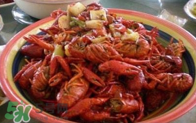 油焖大虾的做法 最正宗的做法视频,油焖大虾的做法家常