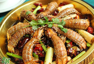 虾爬子中间的心能吃吗,虾爬子中间的长条能吃么