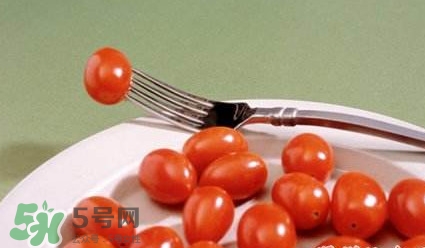 小番茄跟圣女果有什么区别,圣女果是西红柿吗 小番茄跟圣女果有什么区别,圣女果是西红柿吗