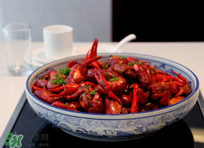 孕妇吃油焖大虾的危害,孕妇能吃油焖大虾吗?