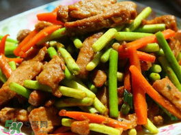 西红柿不能和什么一起吃香哈,西红柿不能和什么一起吃相克