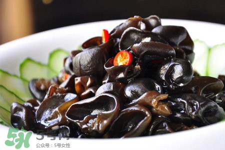 坐月子吃木耳的好处,坐月子吃木耳有什么好处