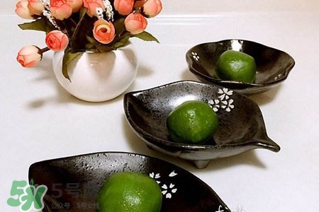 青团冷的好吃还是热的,青团冷了还能吃吗 青团冷的好吃还是热的,青团冷了还能吃吗