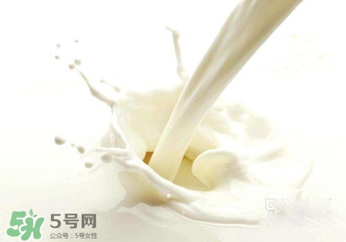 牛奶发苦能喝吗,牛奶发苦还能喝吗